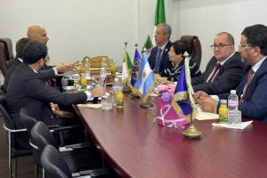 Embajador Atilio Berardi con dirigentes empresariales de la CAP